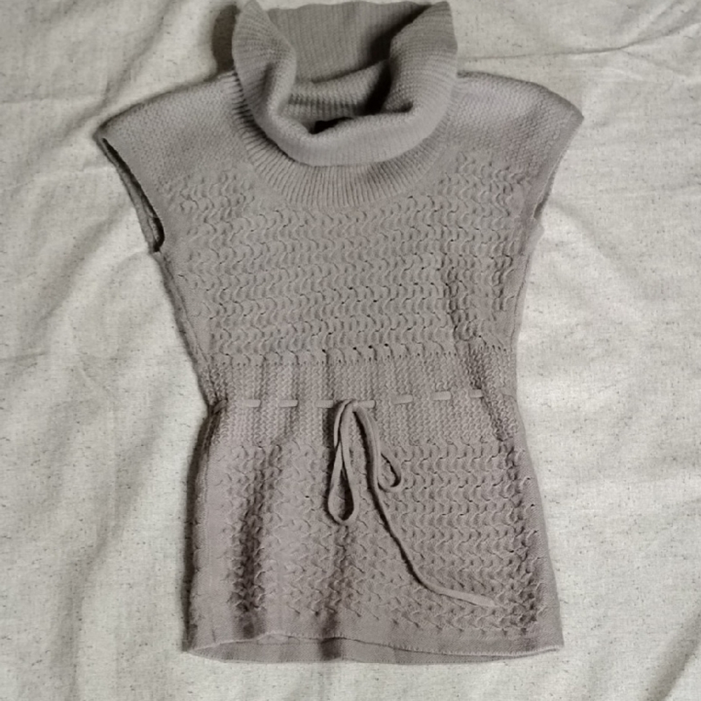 Willi Smith Light Gray Cable-Knit Sleeveless Turtleneck Sweater